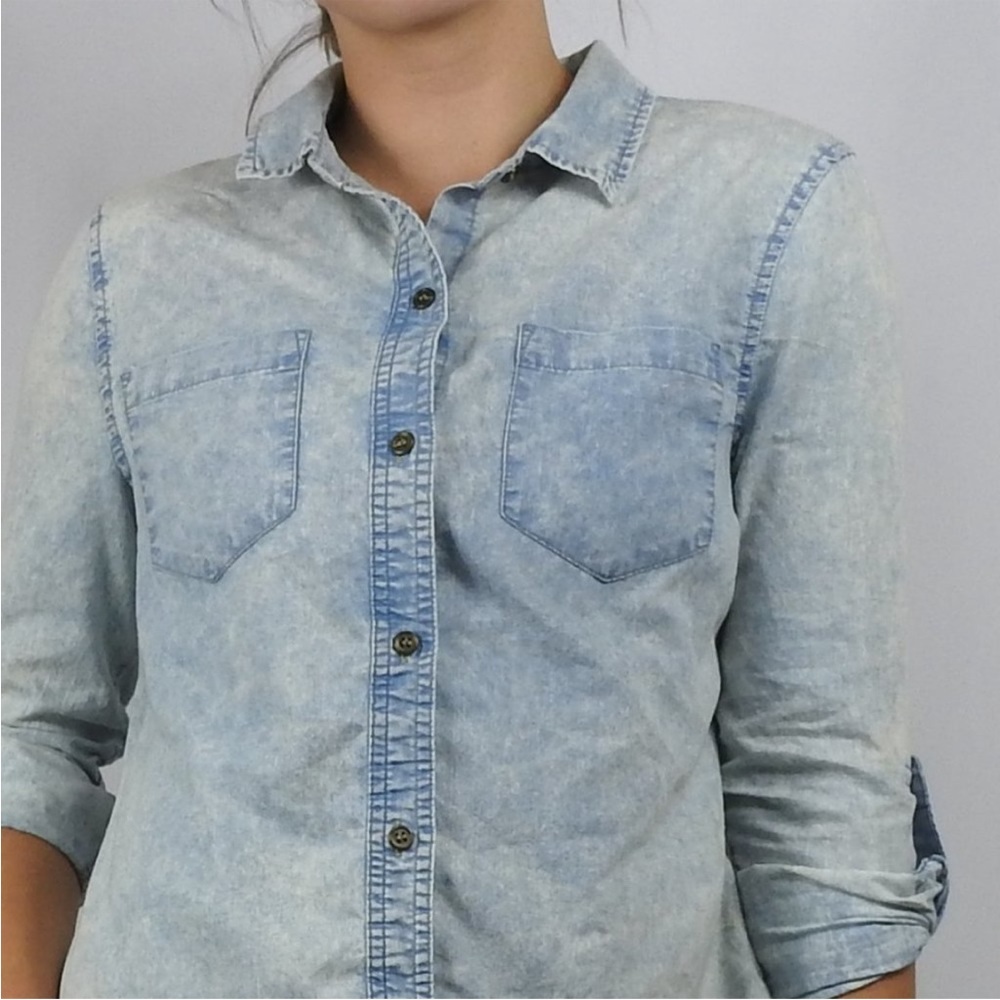 ✨ S A L E✨Love Notes Bleached Denim Button Up